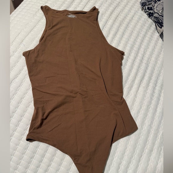 SKIMS FITS EVERYBODY HIGH NECK BODYSUIT Sienna  S small New without tags $60 - Picture 4 of 7